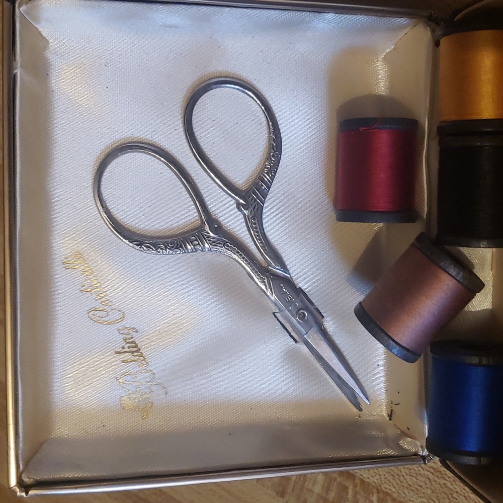 Vintage thread box...from 1930s - Picture 3 of 3